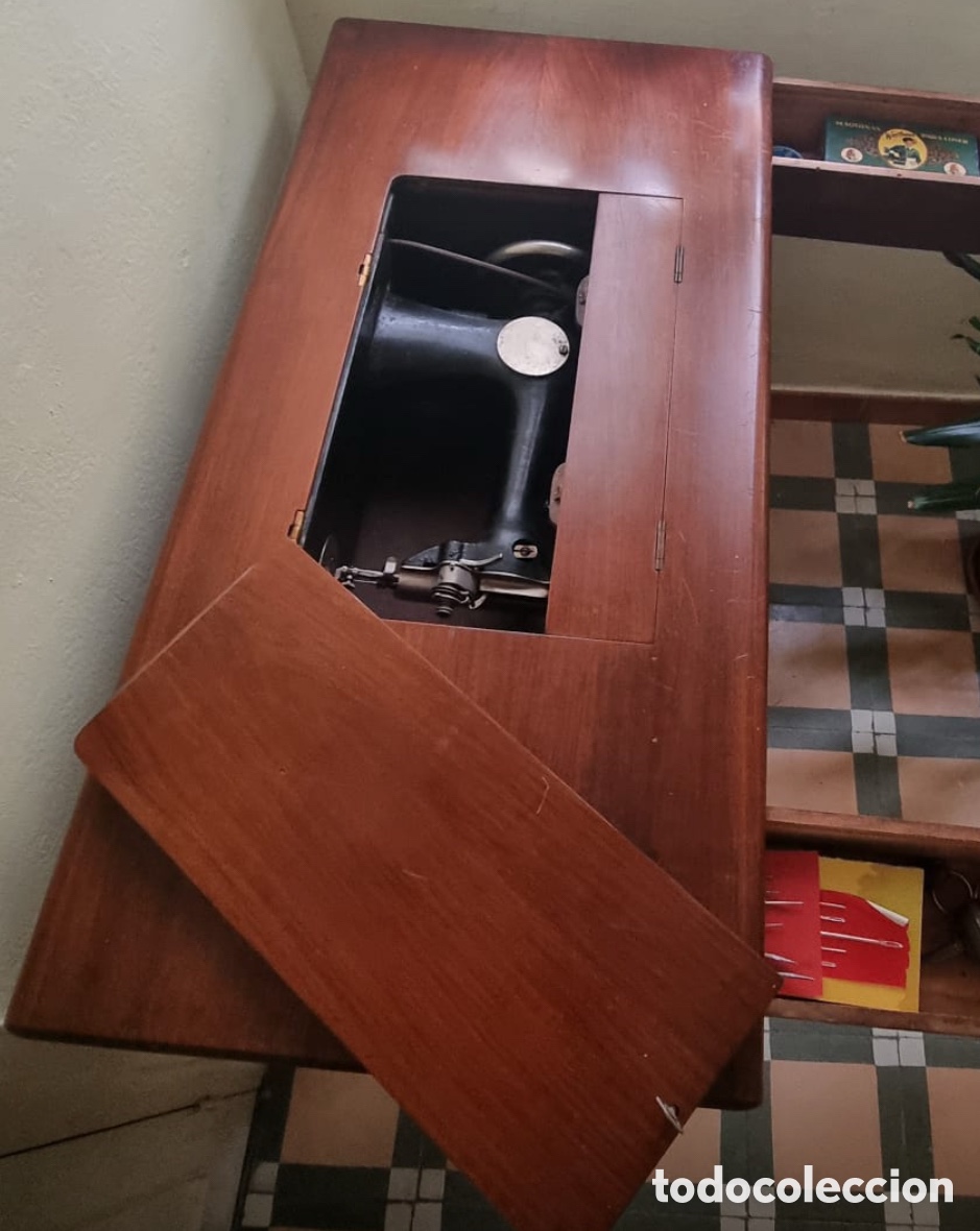 Antig&uuml;edades: M&aacute;quina de coser WERTHEIM, COMPLETA. - Foto 2