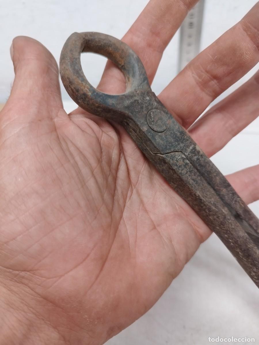 Antig&uuml;edades: Antigua herramienta compas hierro forjado, a identificar. - Foto 5