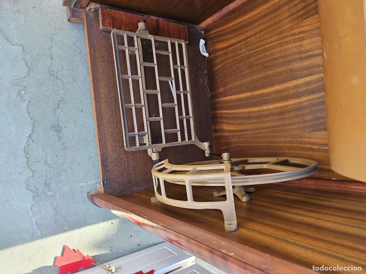 Antig&uuml;edades: mueble de maquina de coser - Foto 10
