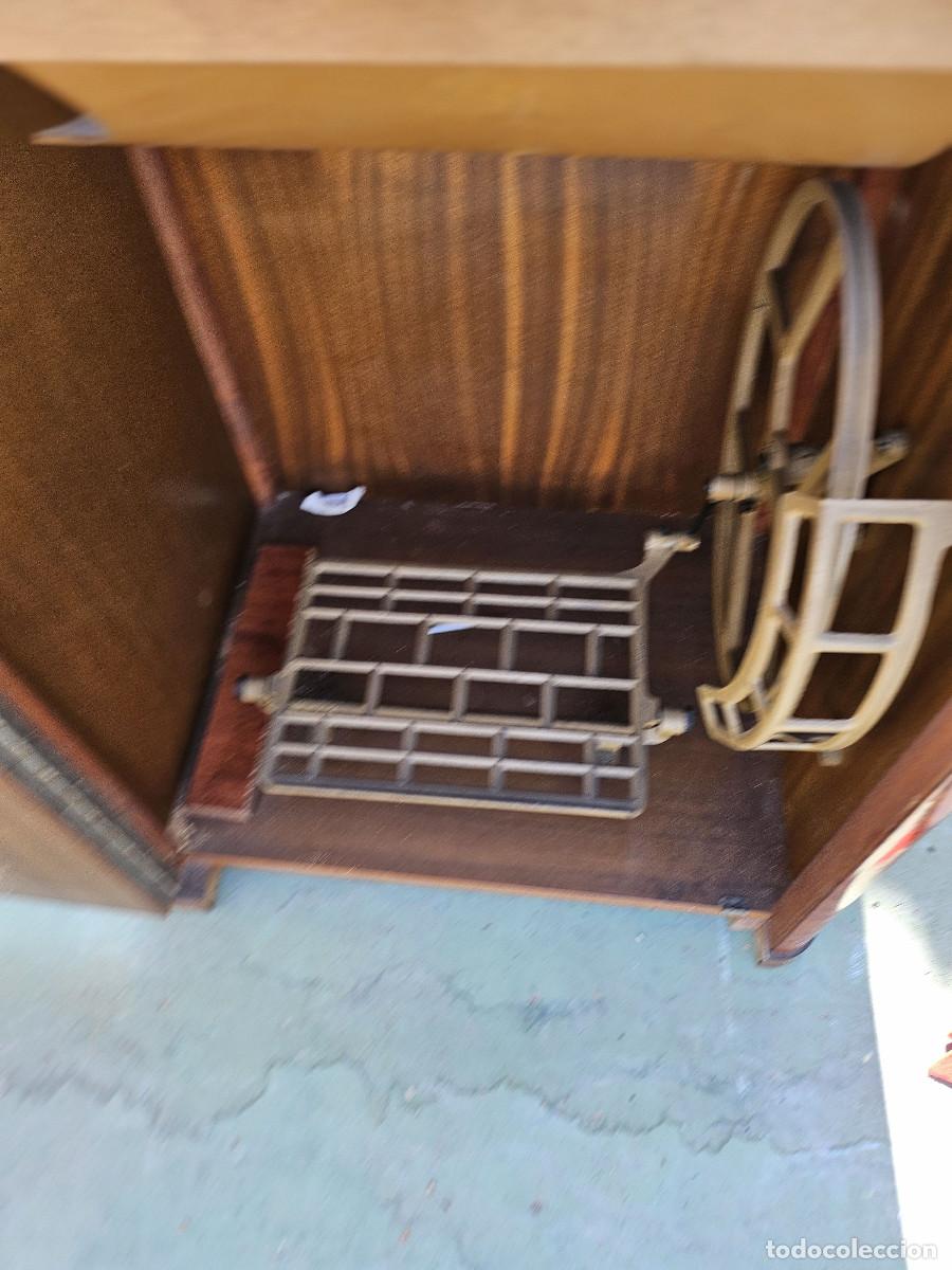 Antig&uuml;edades: mueble de maquina de coser - Foto 11