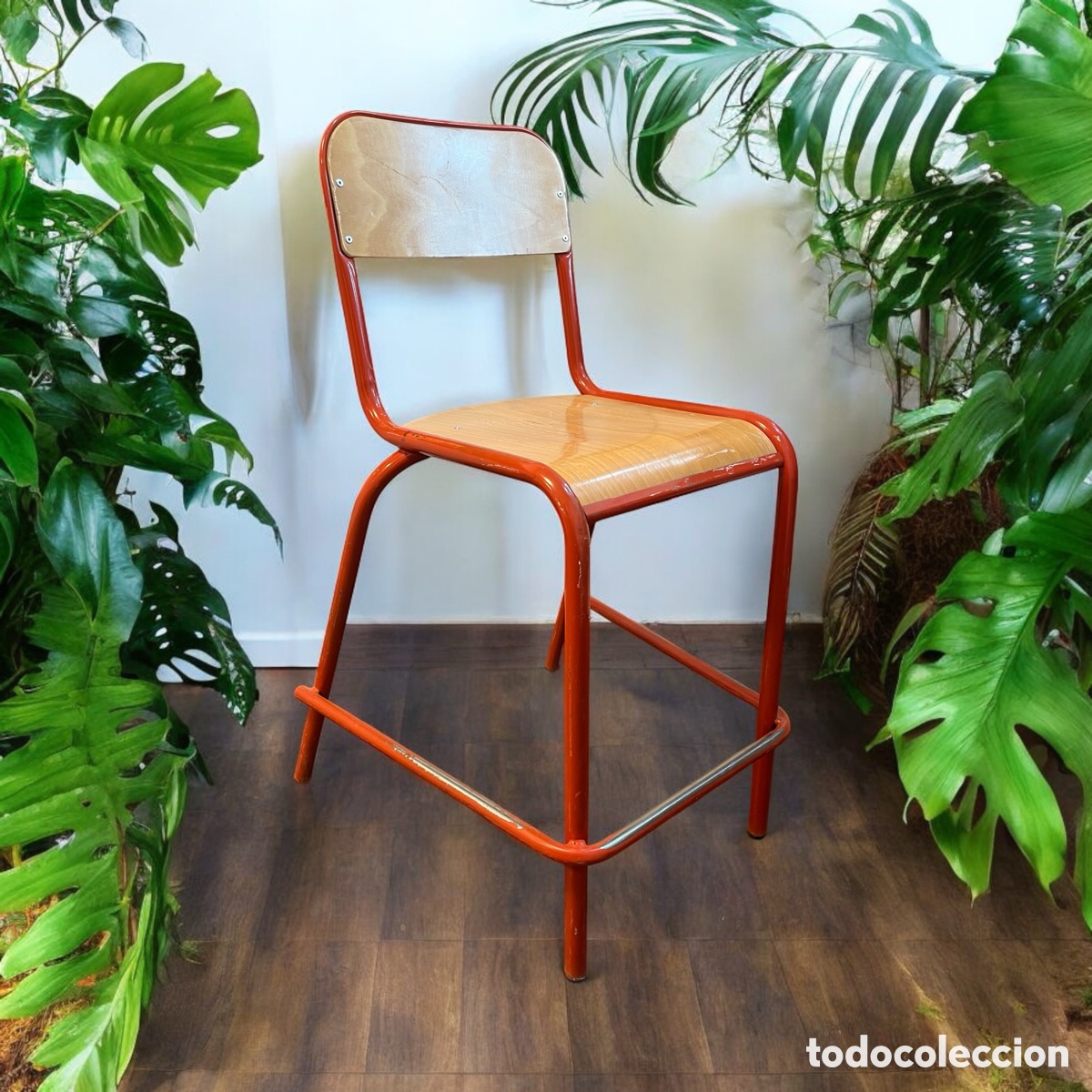 Antig&uuml;edades: Banquetas antiguas de laboratorio - Foto 1