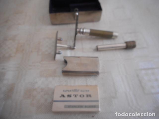 Antig&uuml;edades: antigua maquinilla de afeitar - Foto 4