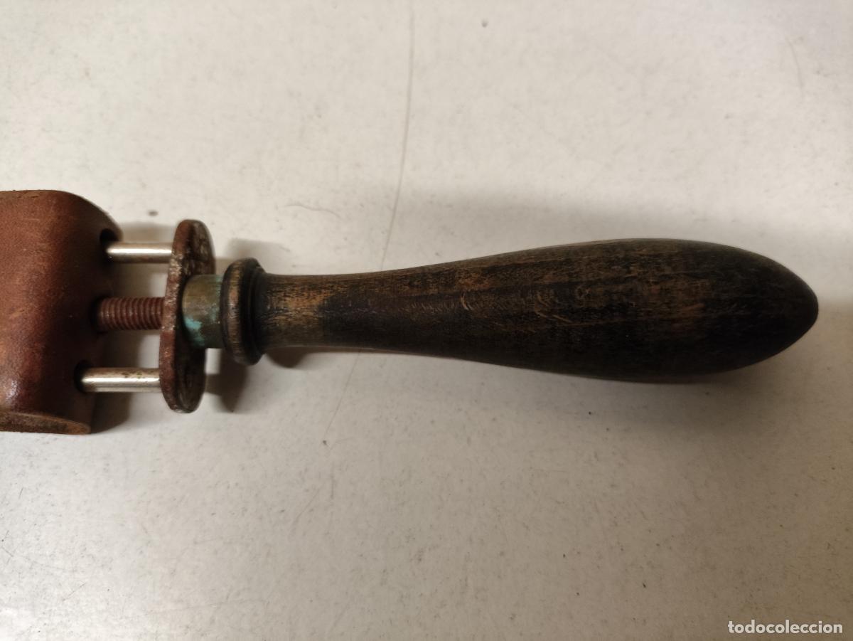 Antig&uuml;edades: ANTIGUO UTIL AFILAR NAVAJA BARBERO - Foto 3
