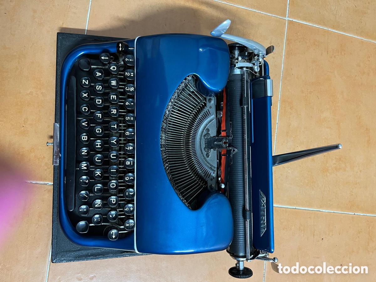 Antig&uuml;edades: M&aacute;quina de escribir Patria - Foto 2