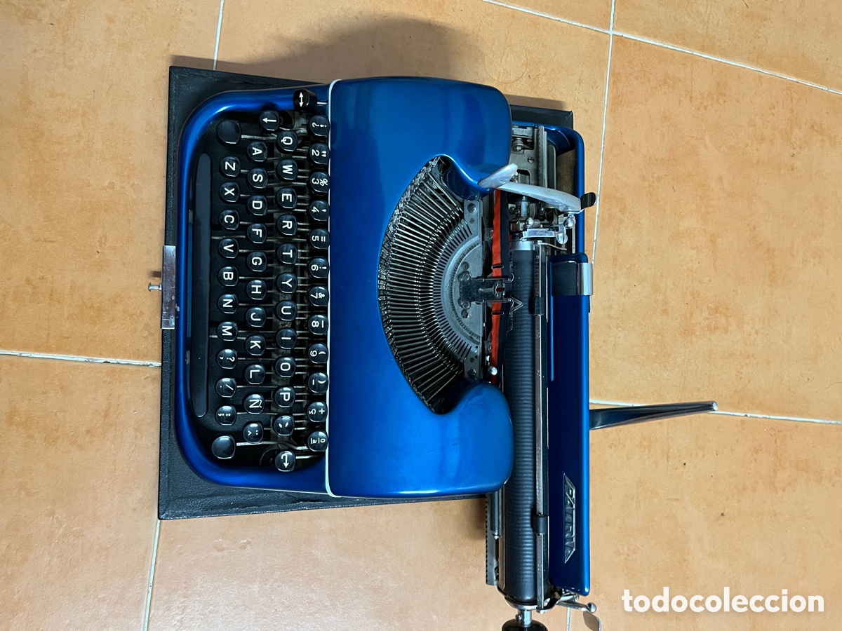 Antig&uuml;edades: M&aacute;quina de escribir Patria - Foto 3
