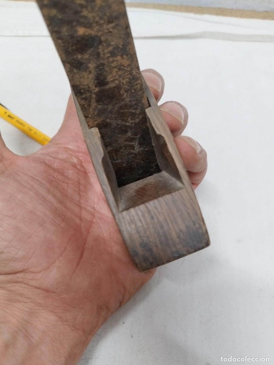 Antig&uuml;edades: Antiguo cepillo, herramienta de carpintero. De madera. - Foto 3