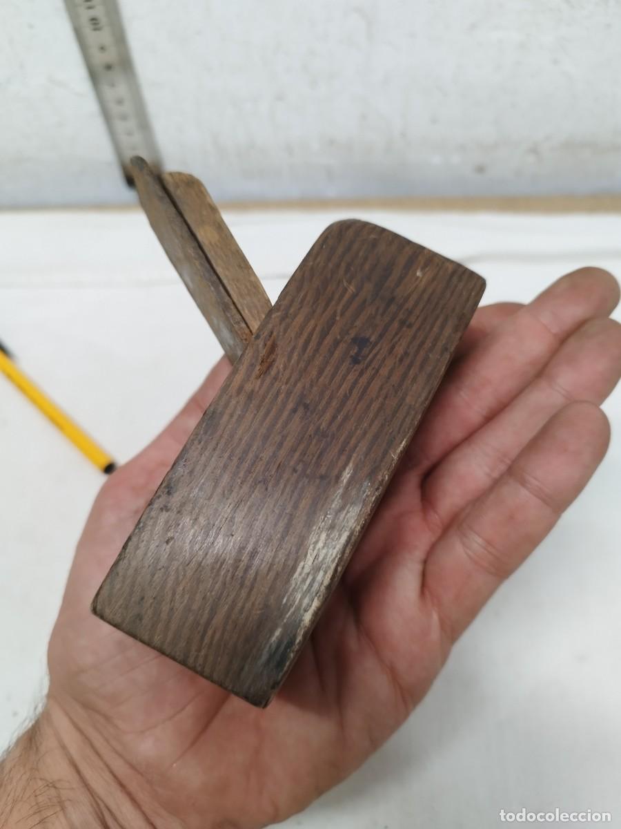 Antig&uuml;edades: Antiguo cepillo, herramienta de carpintero. De madera. - Foto 6