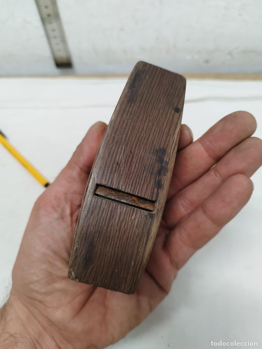 Antig&uuml;edades: Antiguo cepillo, herramienta de carpintero. De madera. - Foto 7