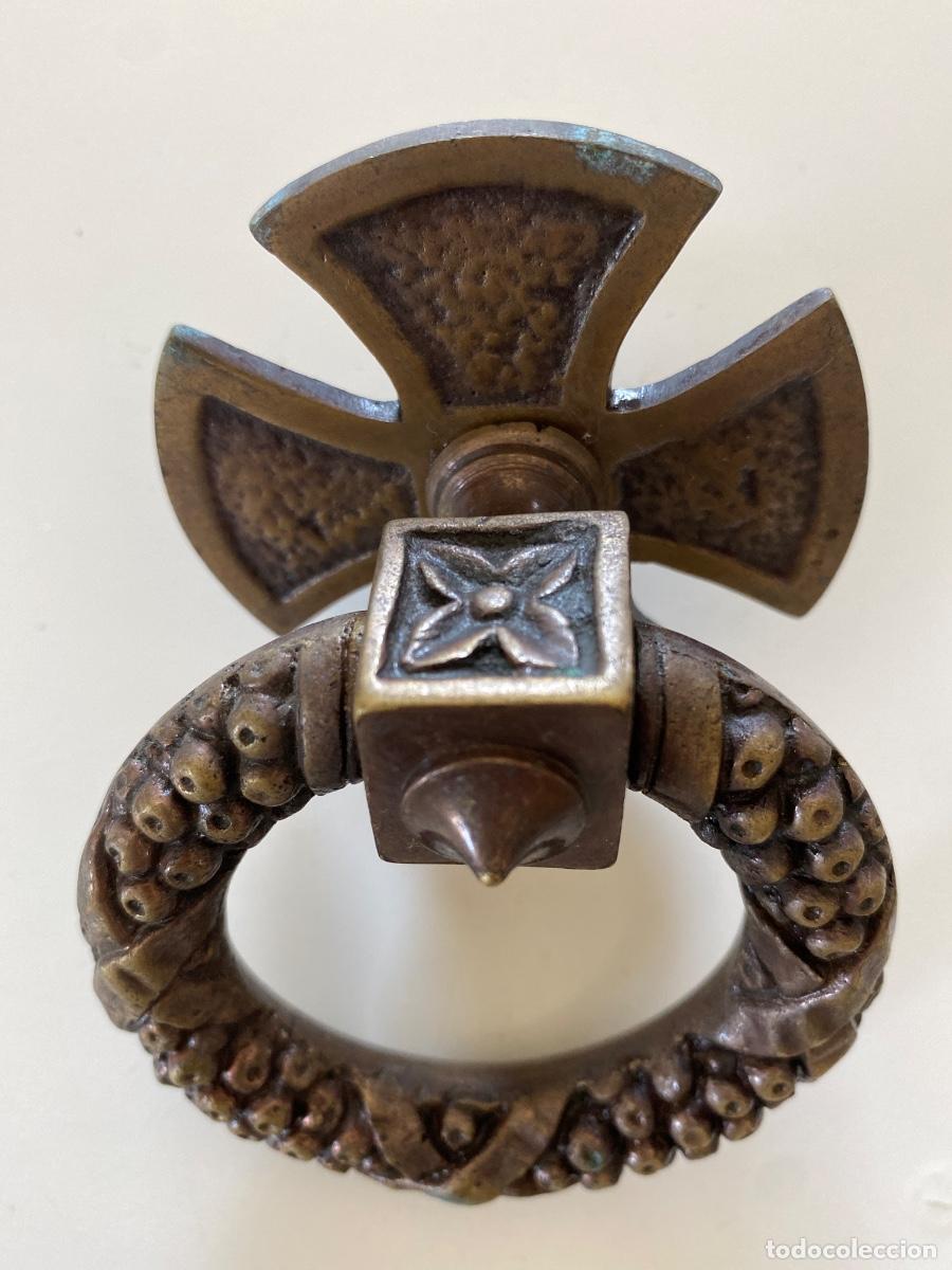 Antig&uuml;edades: Argolla tirador bronce macizo - Foto 2
