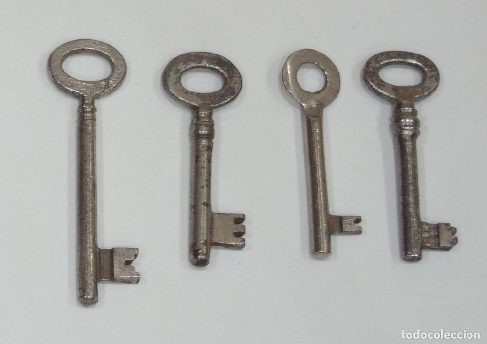 Antig&uuml;edades: LOTE DE 13 ANTIGUAS LLAVES DE PUERTA. - Foto 3