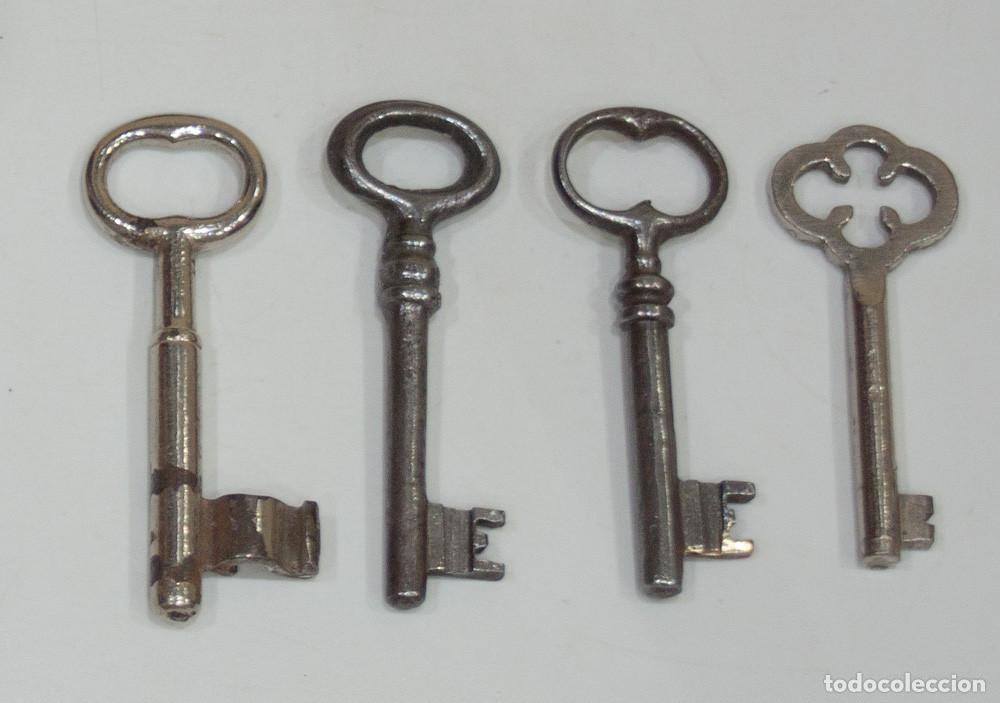 Antig&uuml;edades: LOTE DE 13 ANTIGUAS LLAVES DE PUERTA. - Foto 4