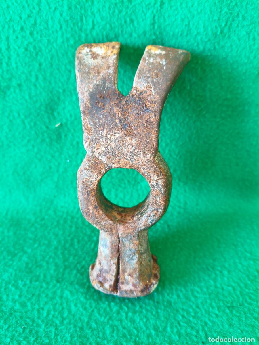 Antig&uuml;edades: ANTIGUO MARTILLO HECHO DE FORJA MANUAL - Foto 2