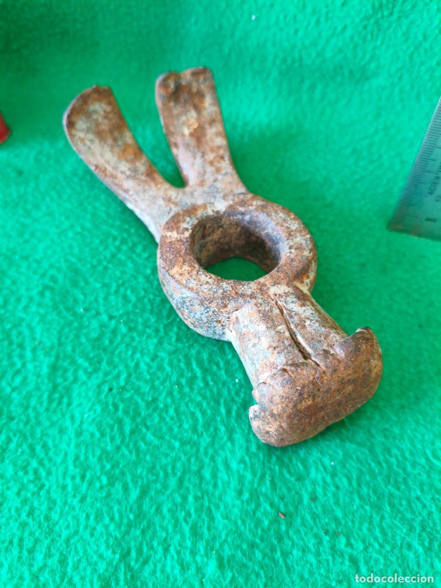 Antig&uuml;edades: ANTIGUO MARTILLO HECHO DE FORJA MANUAL - Foto 4