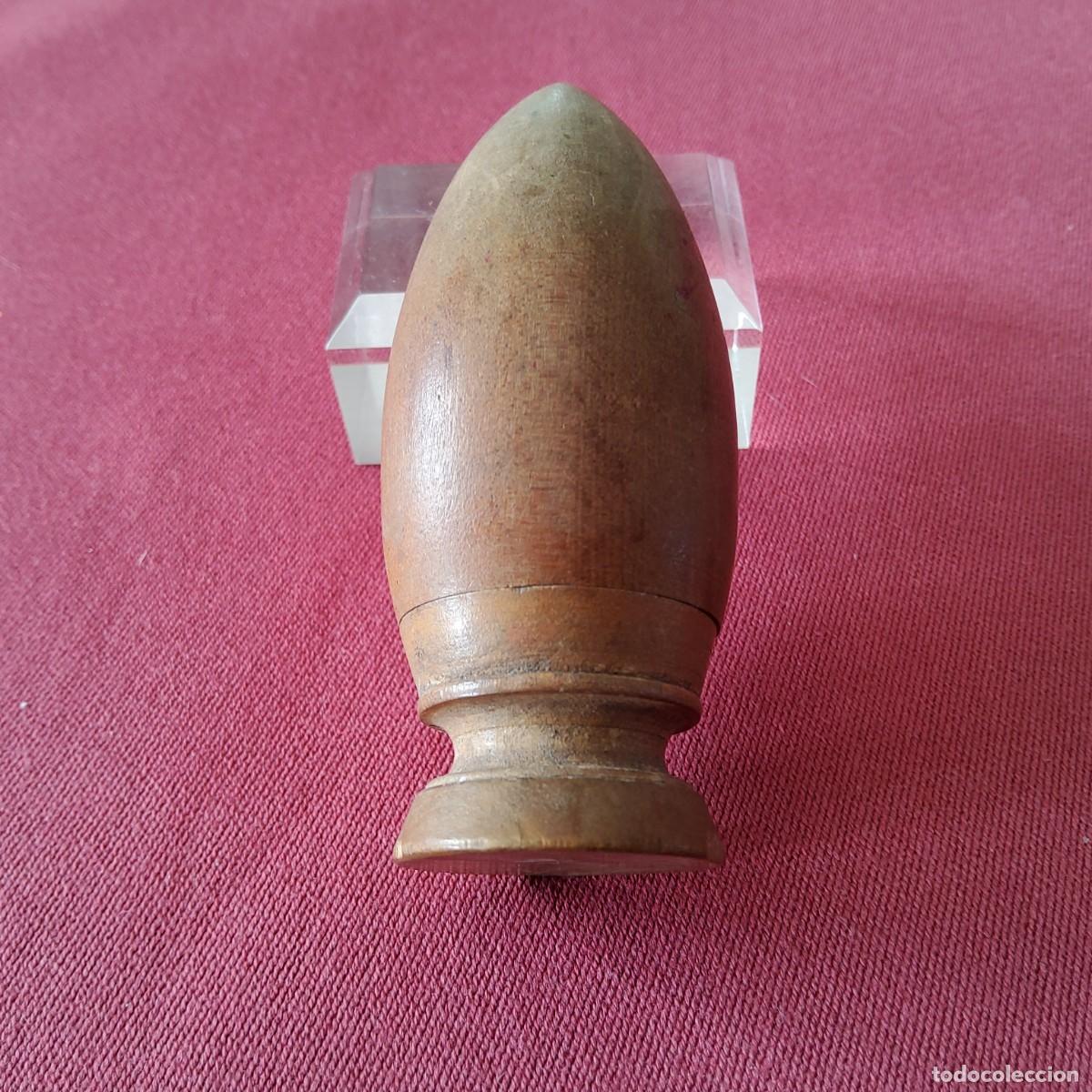 Antig&uuml;edades: ANTIGUO ALFILETERO DE MADERA CON FORMA DE BELLOTA - Foto 1