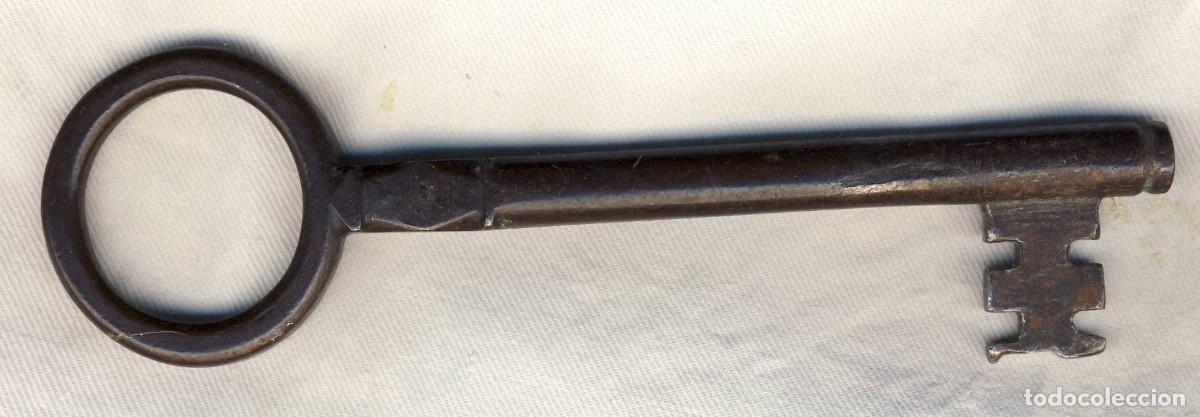 Antig&uuml;edades: BONITA LLAVE DE FORJA.- DE 14 CMS..-74 GRAMOS. - Foto 1