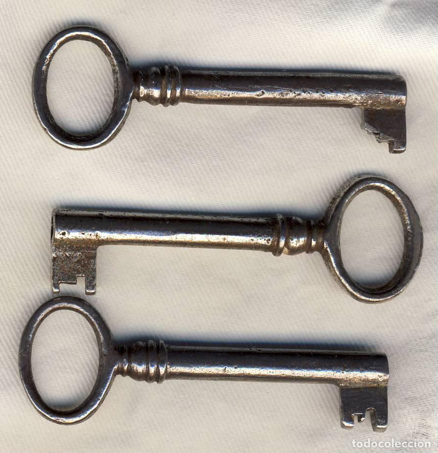 Antig&uuml;edades: TRES LLAVES BIEN CONSERVADAS.- DE 6,5 CMS.- - Foto 1