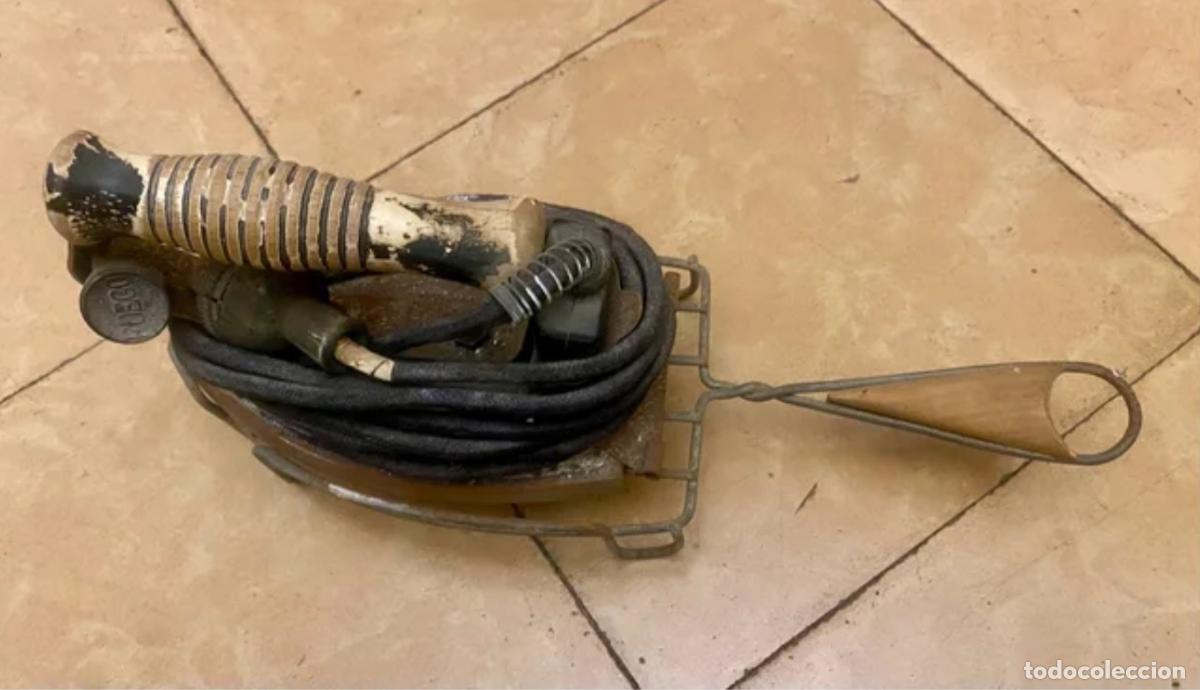 Antig&uuml;edades: PLANCHA ANTIGUA EL&Eacute;CTRICA - Foto 1