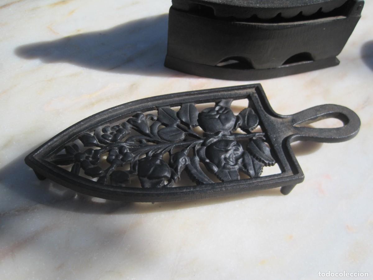 Antig&uuml;edades: PLANCHA DE CARB&Oacute;N - HIERRO FUNDIDO - CON SOPORTE - Foto 6