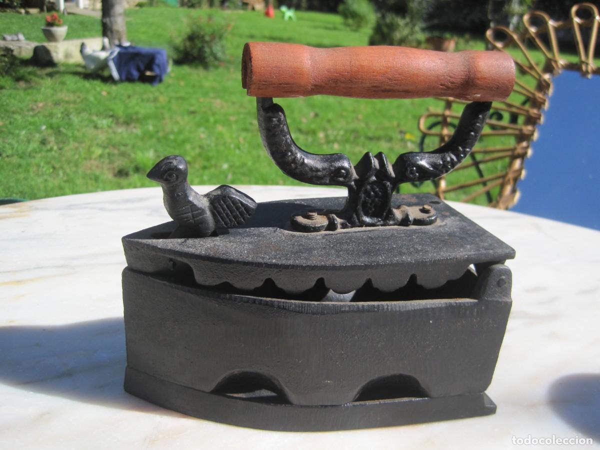 Antig&uuml;edades: PLANCHA DE CARB&Oacute;N - HIERRO FUNDIDO - CON SOPORTE - Foto 8