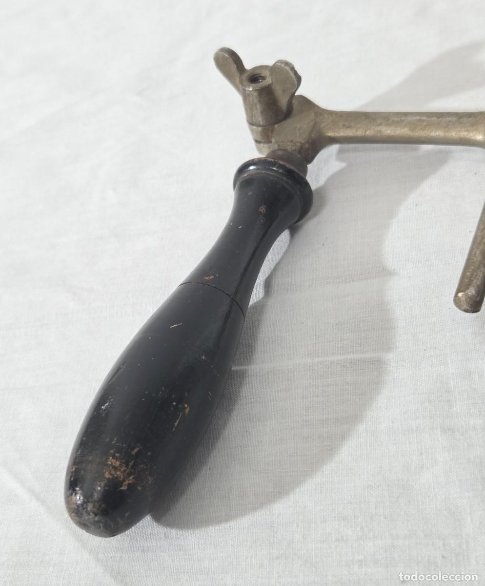 Antig&uuml;edades: Antigua segueta de hierro con mango de madera - Foto 7