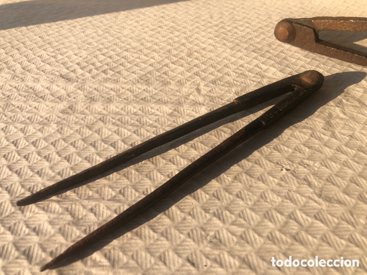 Antig&uuml;edades: Antiguos compases de carpintero forja - Foto 2