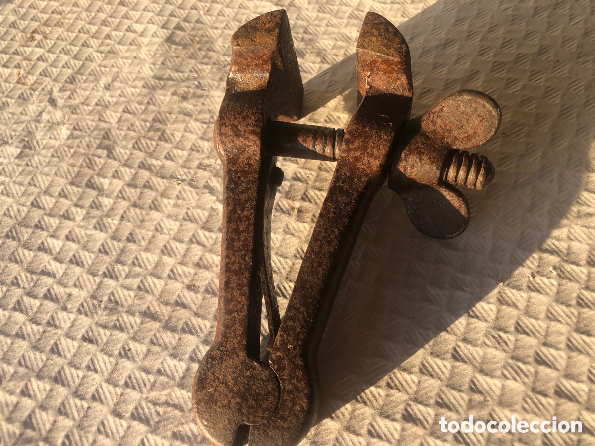 Antig&uuml;edades: Antiguo tornillo de carpintero - Foto 2