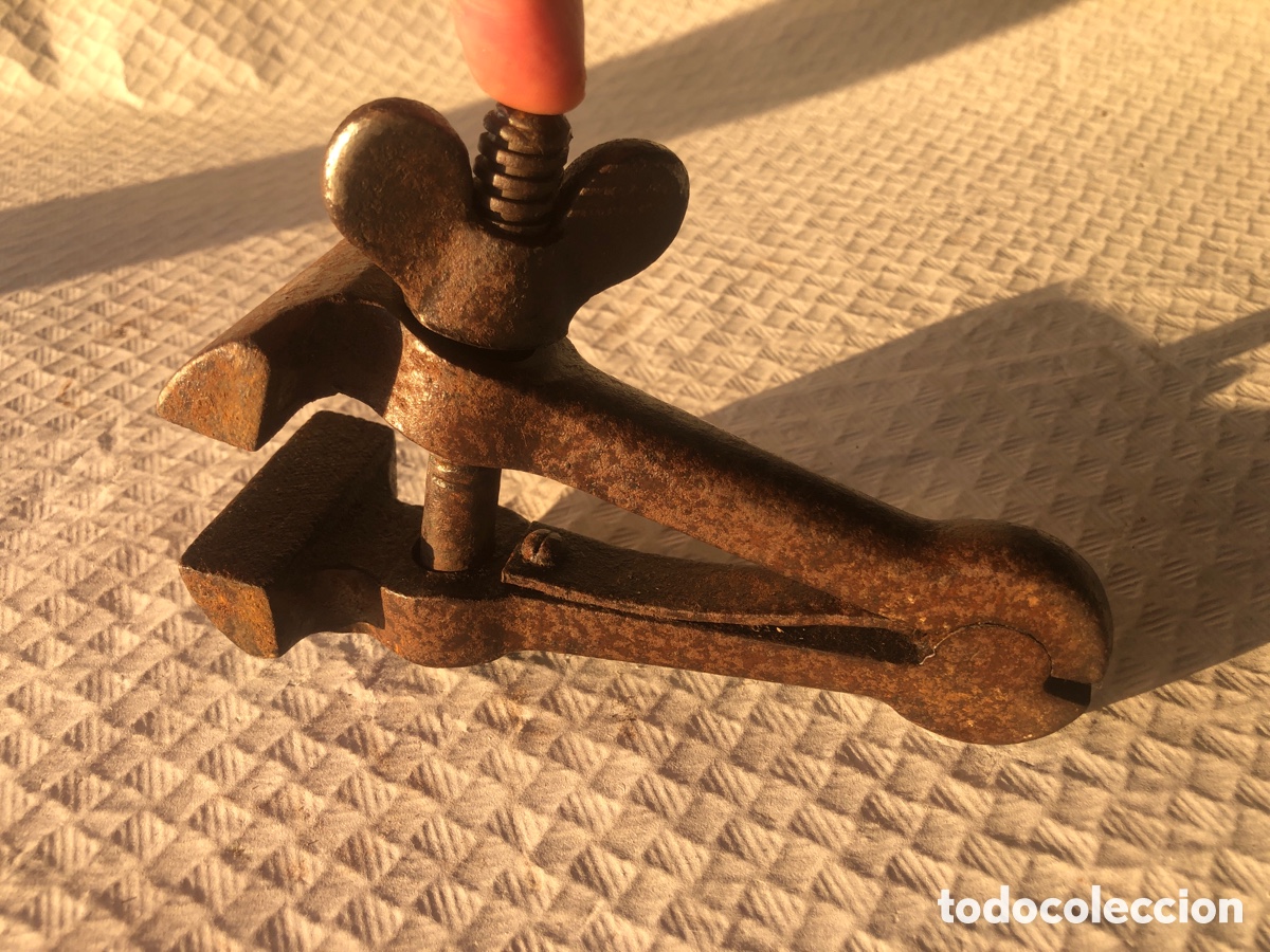 Antig&uuml;edades: Antiguo tornillo de carpintero - Foto 1