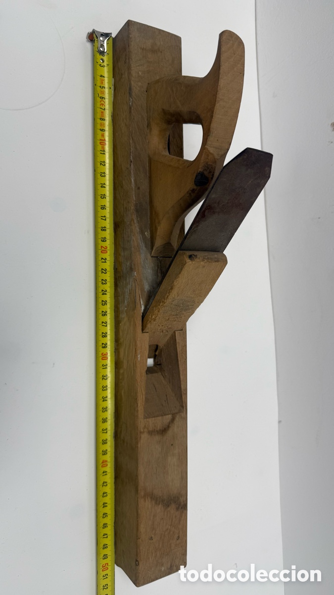 Antig&uuml;edades: Cepillo de carpintero grande mide 50 cms - Foto 2