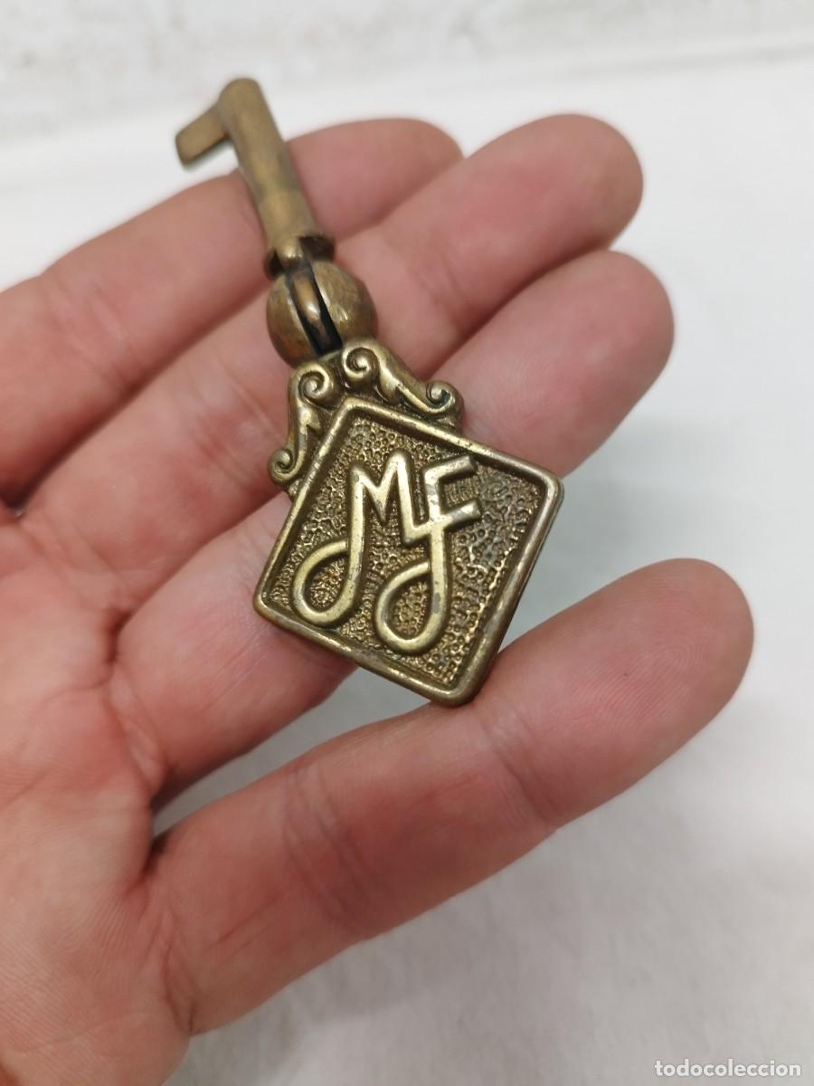 Antig&uuml;edades: Antigua llave plegable, con iniciales MF. - Foto 2
