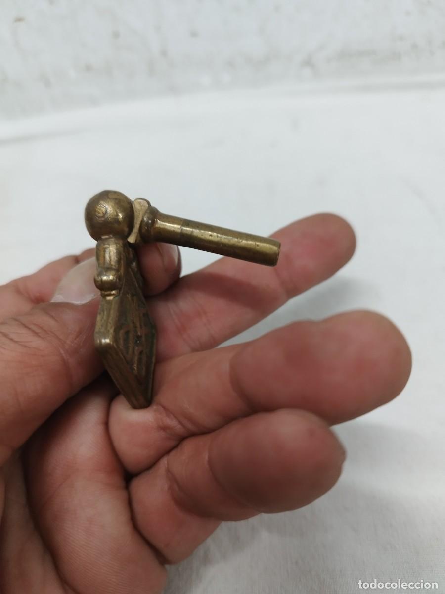 Antig&uuml;edades: Antigua llave plegable, con iniciales MF. - Foto 3