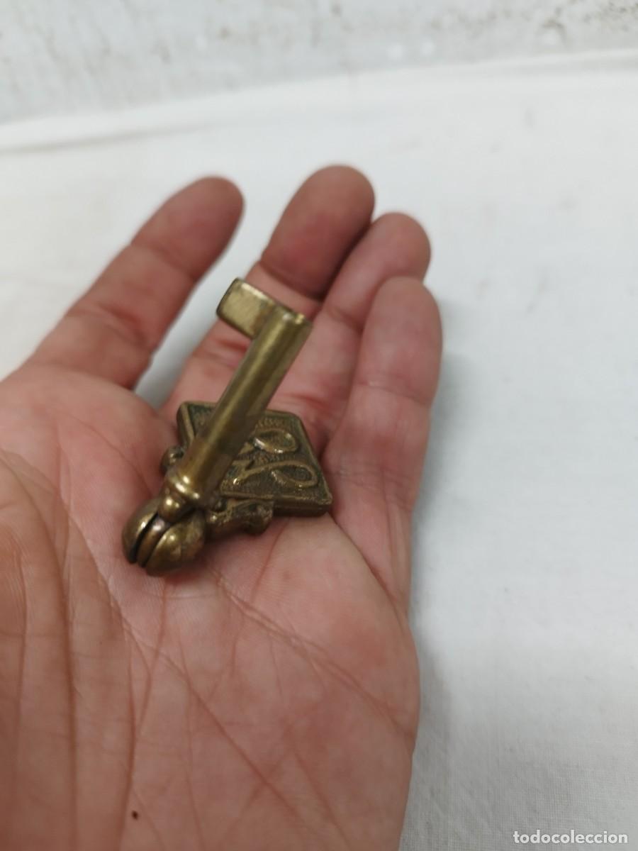 Antig&uuml;edades: Antigua llave plegable, con iniciales MF. - Foto 4