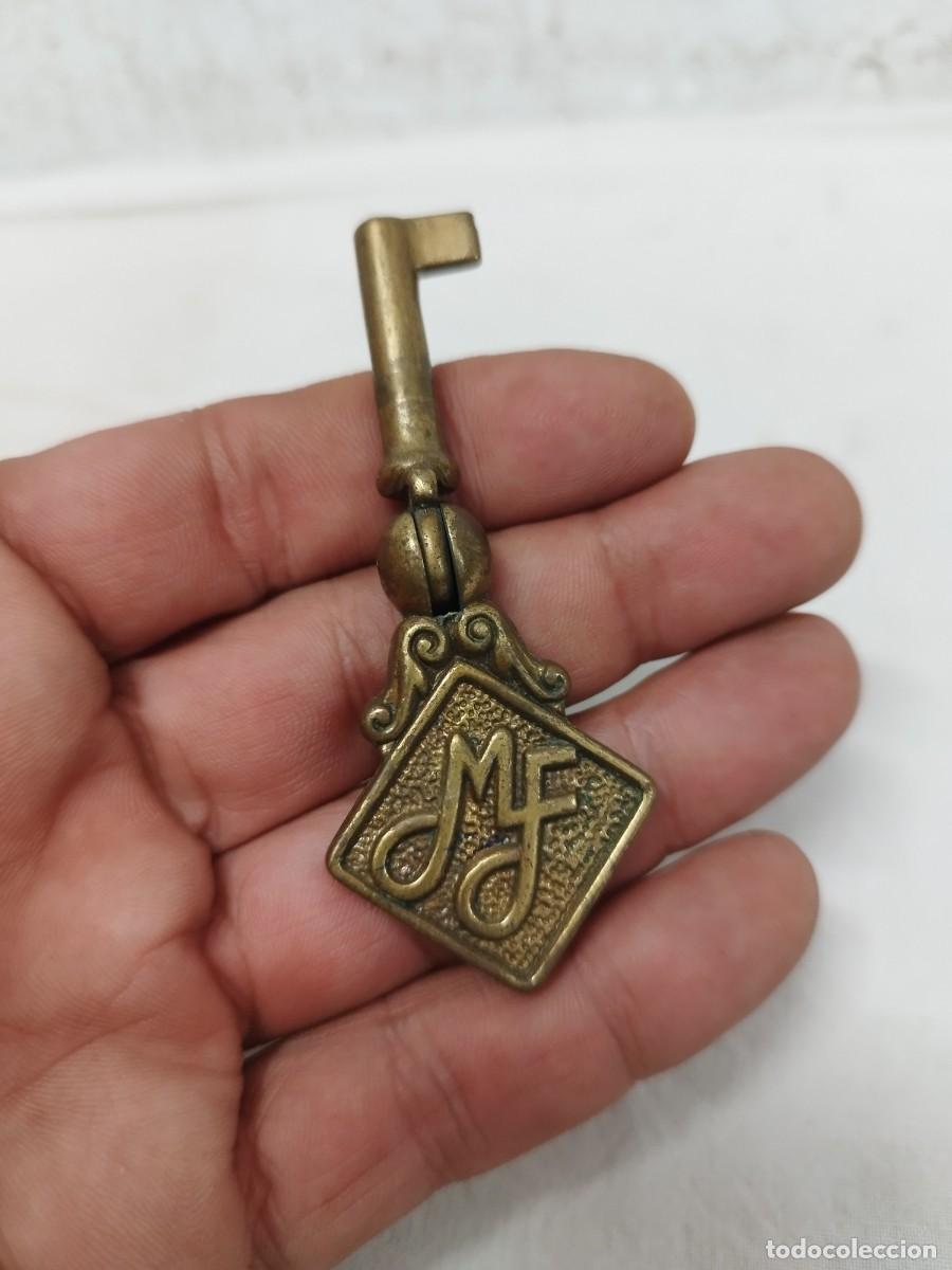 Antig&uuml;edades: Antigua llave plegable, con iniciales MF. - Foto 5