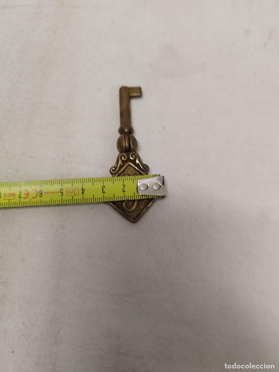 Antig&uuml;edades: Antigua llave plegable, con iniciales MF. - Foto 7