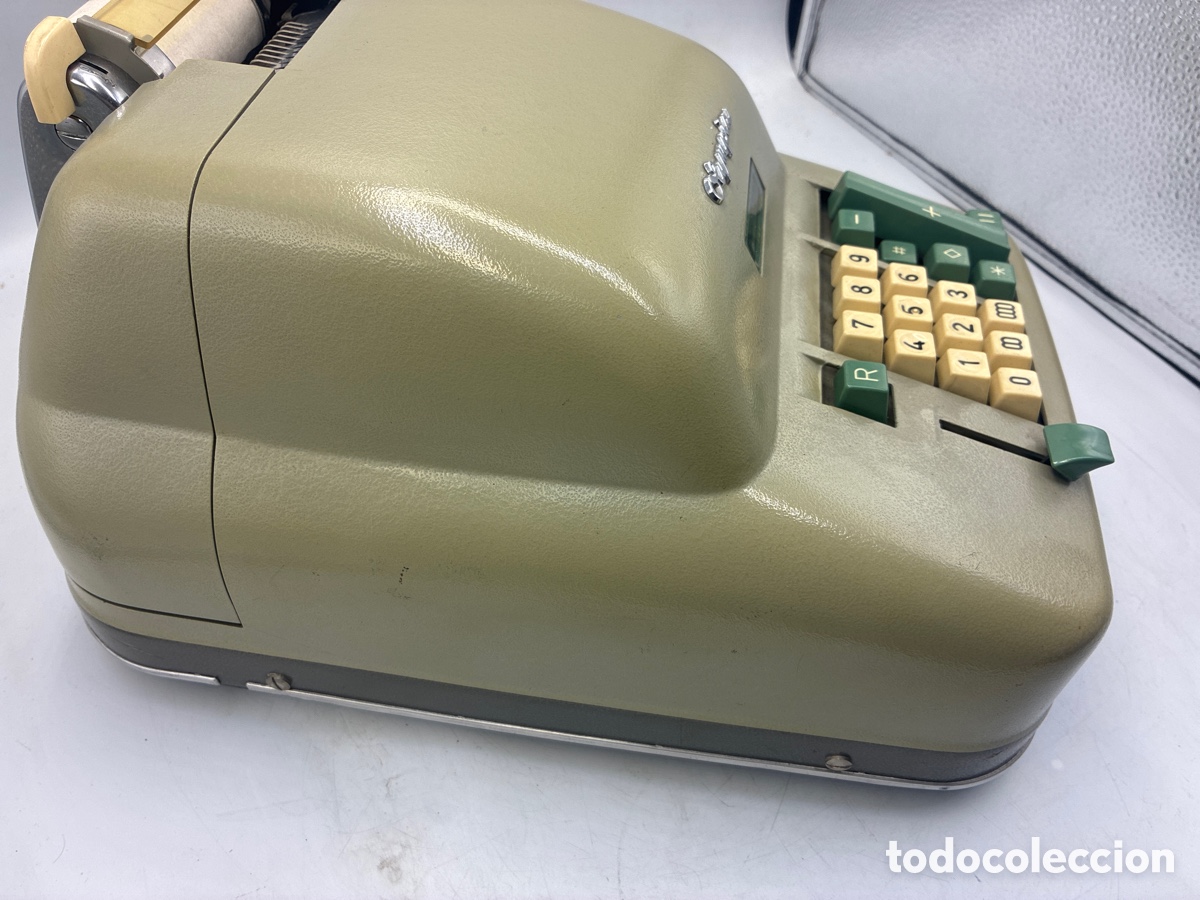 Antig&uuml;edades: M&aacute;quina de sumar Olympia. Conserva la funda original. - Foto 7