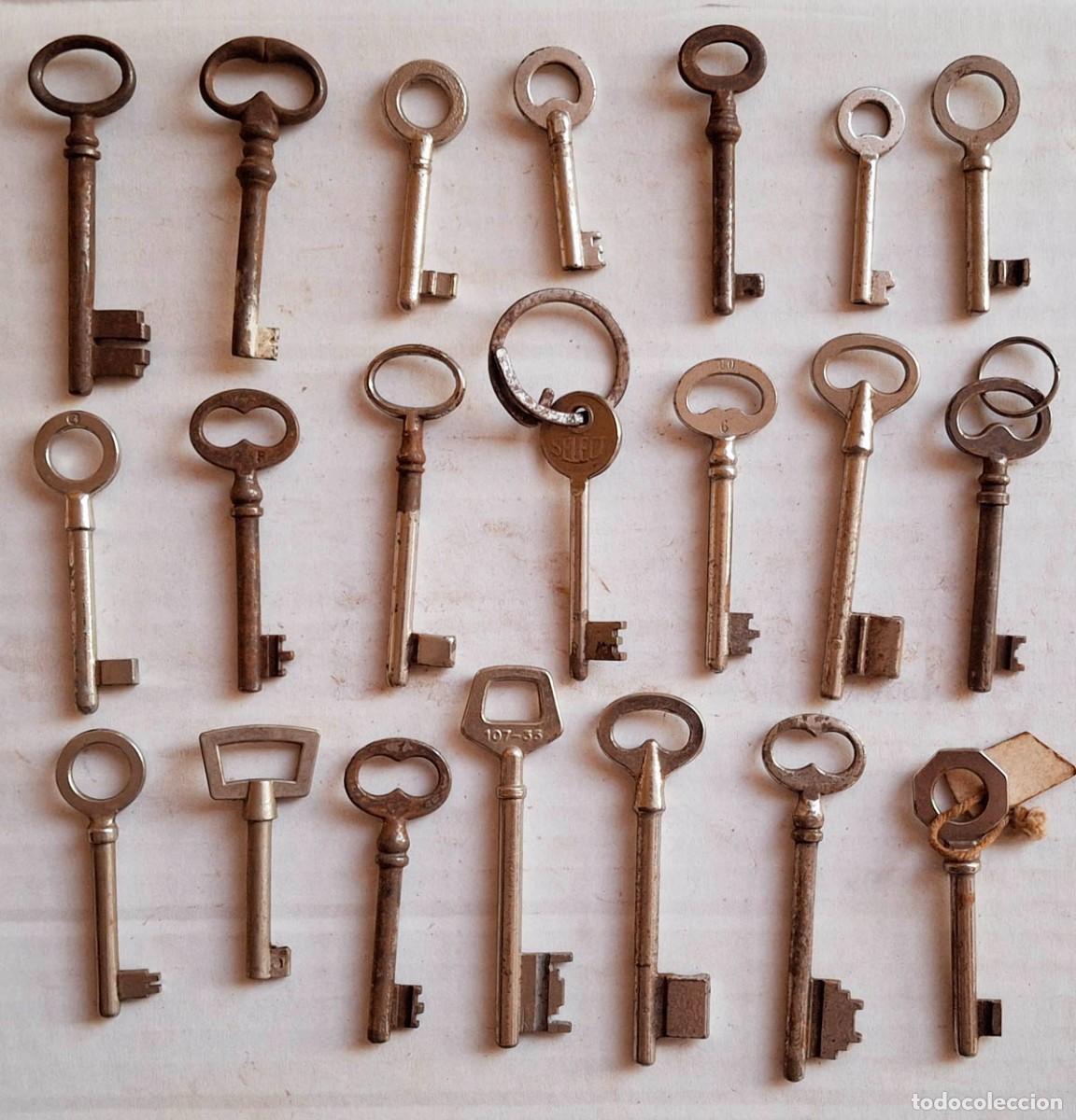 Antig&uuml;edades: Colecci&oacute;n de 21 llaves, 410 gr. - Foto 1