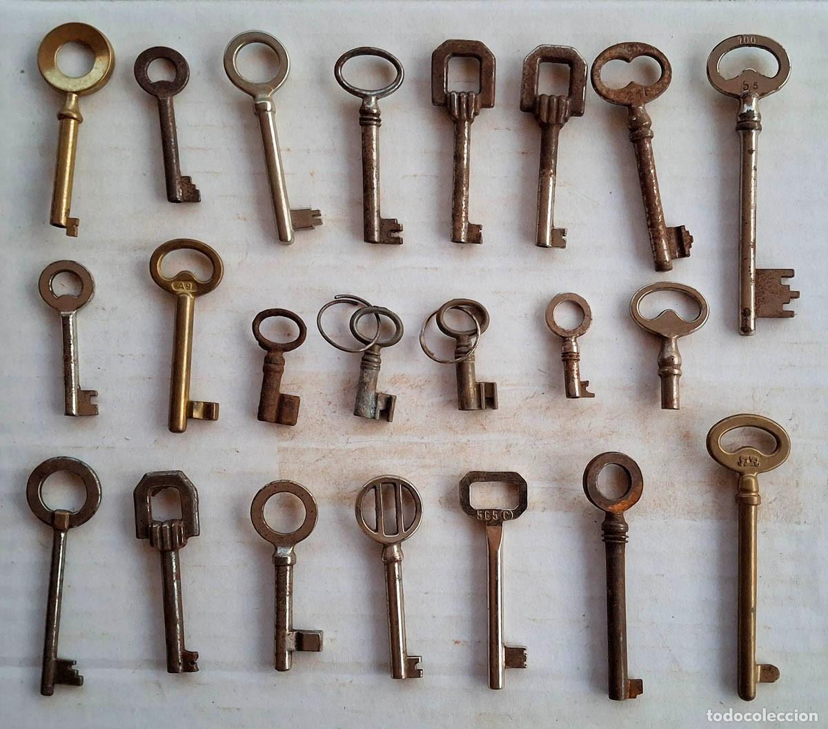 Antig&uuml;edades: Colecci&oacute;n de 22 llaves, 310 gr. - Foto 1