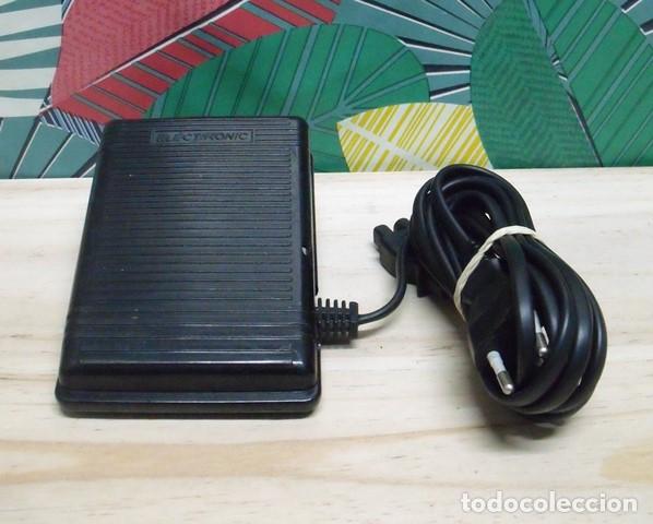 Antig&uuml;edades: Pedal M&aacute;quina Coser Electronic - Foto 1