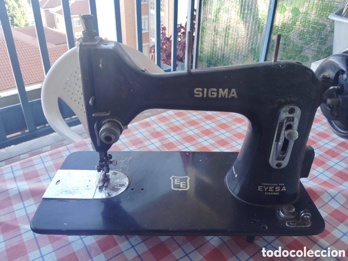 Antig&uuml;edades: Maquina coser sigma eyesa - Foto 1