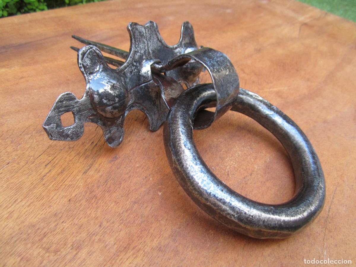 Antig&uuml;edades: Aldaba antigua del s. XVIII, restaurada. - Foto 3