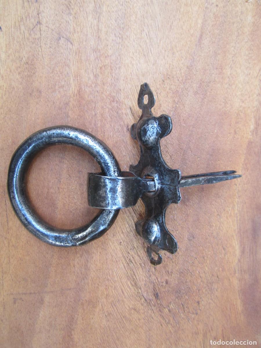 Antig&uuml;edades: Aldaba antigua del s. XVIII, restaurada. - Foto 4
