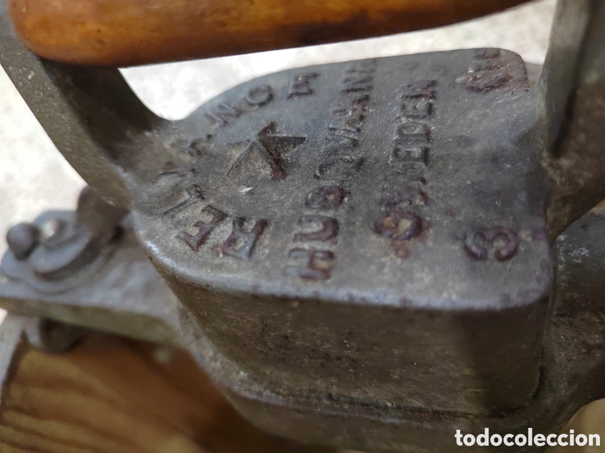 Antig&uuml;edades: Antigua heladera Husqvarna - Foto 4