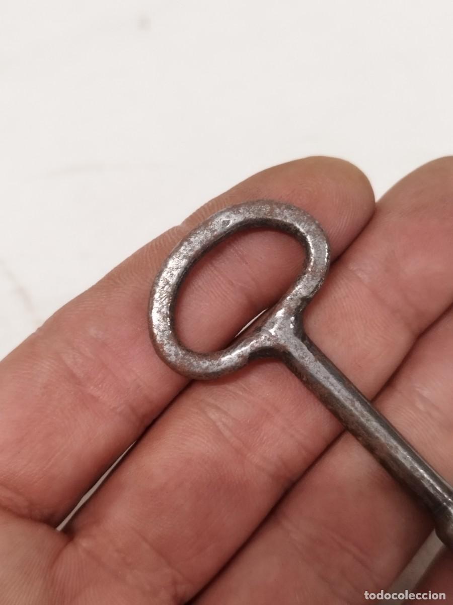 Antig&uuml;edades: Antigua llave de contador. - Foto 3