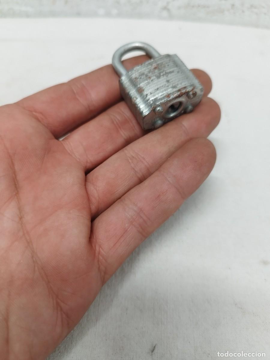 Antig&uuml;edades: Antiguo candado ABUS sin llave. - Foto 1