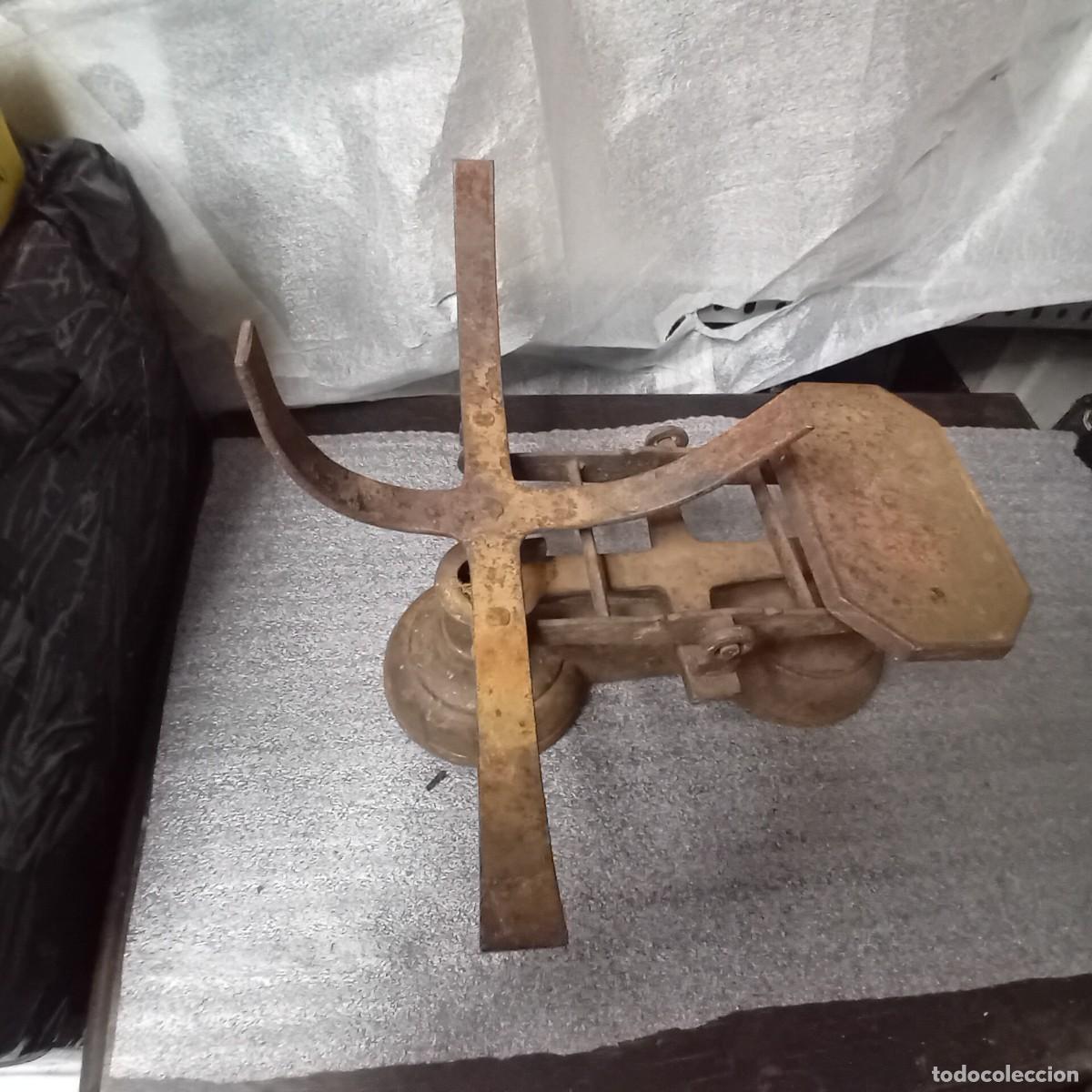 Antig&uuml;edades: Antigua bascula de mesa - Foto 3