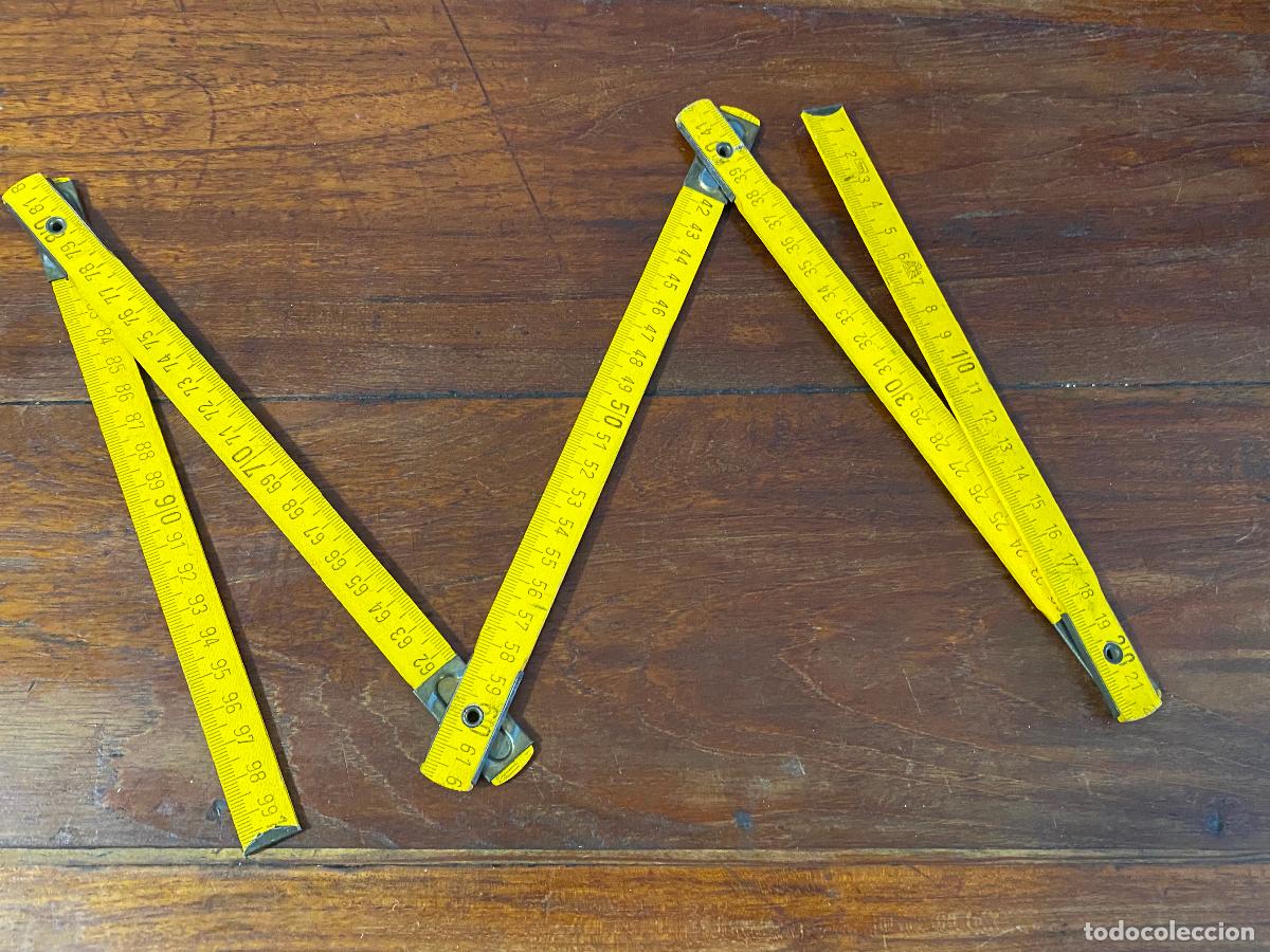 Antig&uuml;edades: Antiguo metro de carpintero, plegable, extensible, de madera - Foto 1