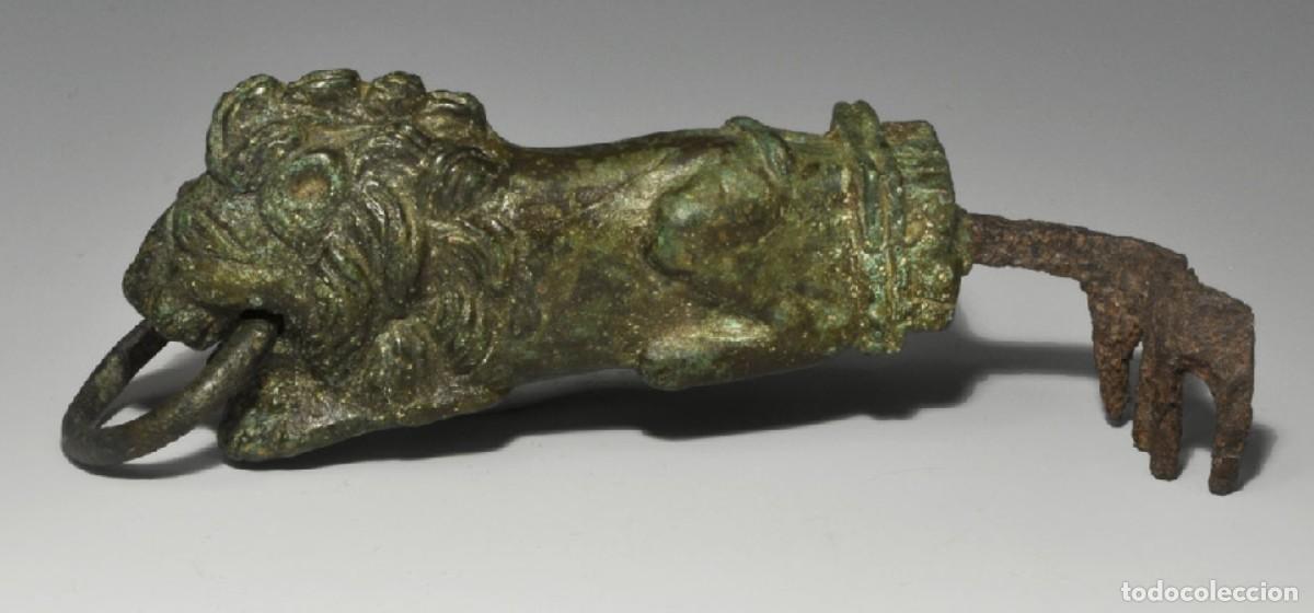 Antig&uuml;edades: Llave de estilo romano en bronce. Siglo XX. - Foto 1