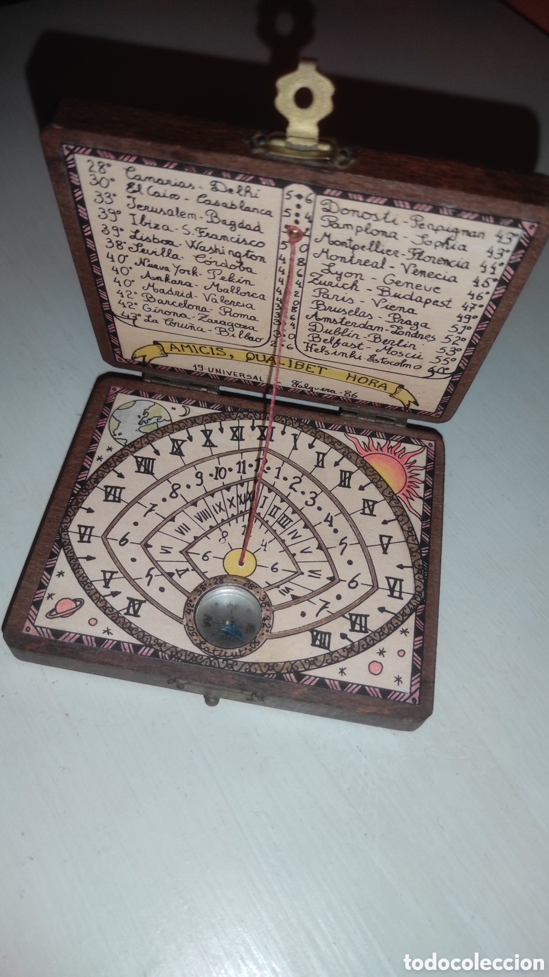 Antig&uuml;edades: Reloj de sol con brujula de madera - Foto 2