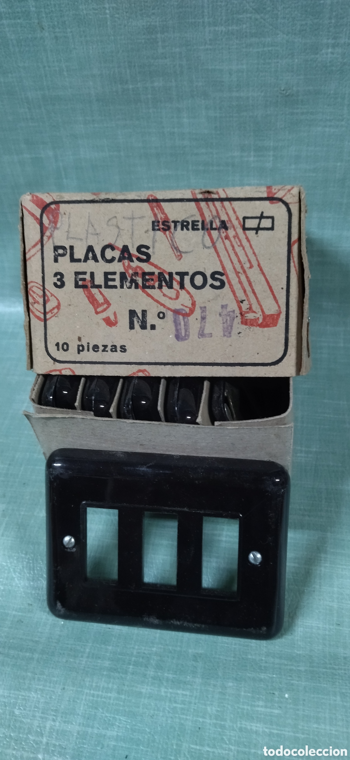 Antiquit&eacute;s: Antiguas tapas de enchufes BJC de baquelita serie Estrella, 3 elementos. En su caja original
