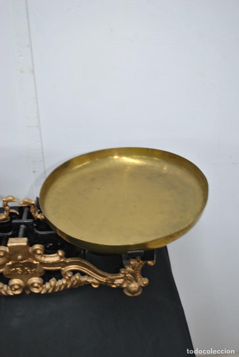 Antig&uuml;edades: BALANZA ANTIGUA DE HIERRO Y LAT&Oacute;N - Foto 3