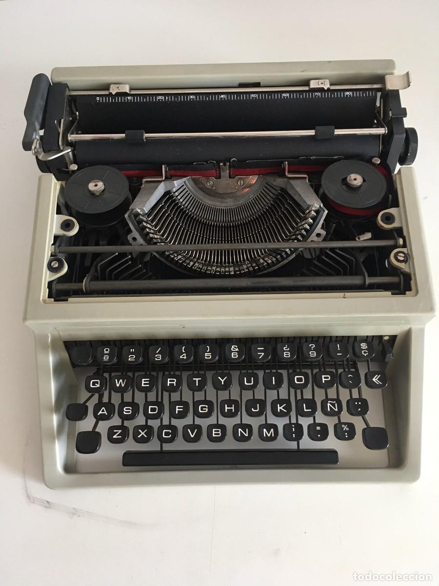 Antig&uuml;edades: M&aacute;quina de Escribir Olivetti Dora - Foto 11